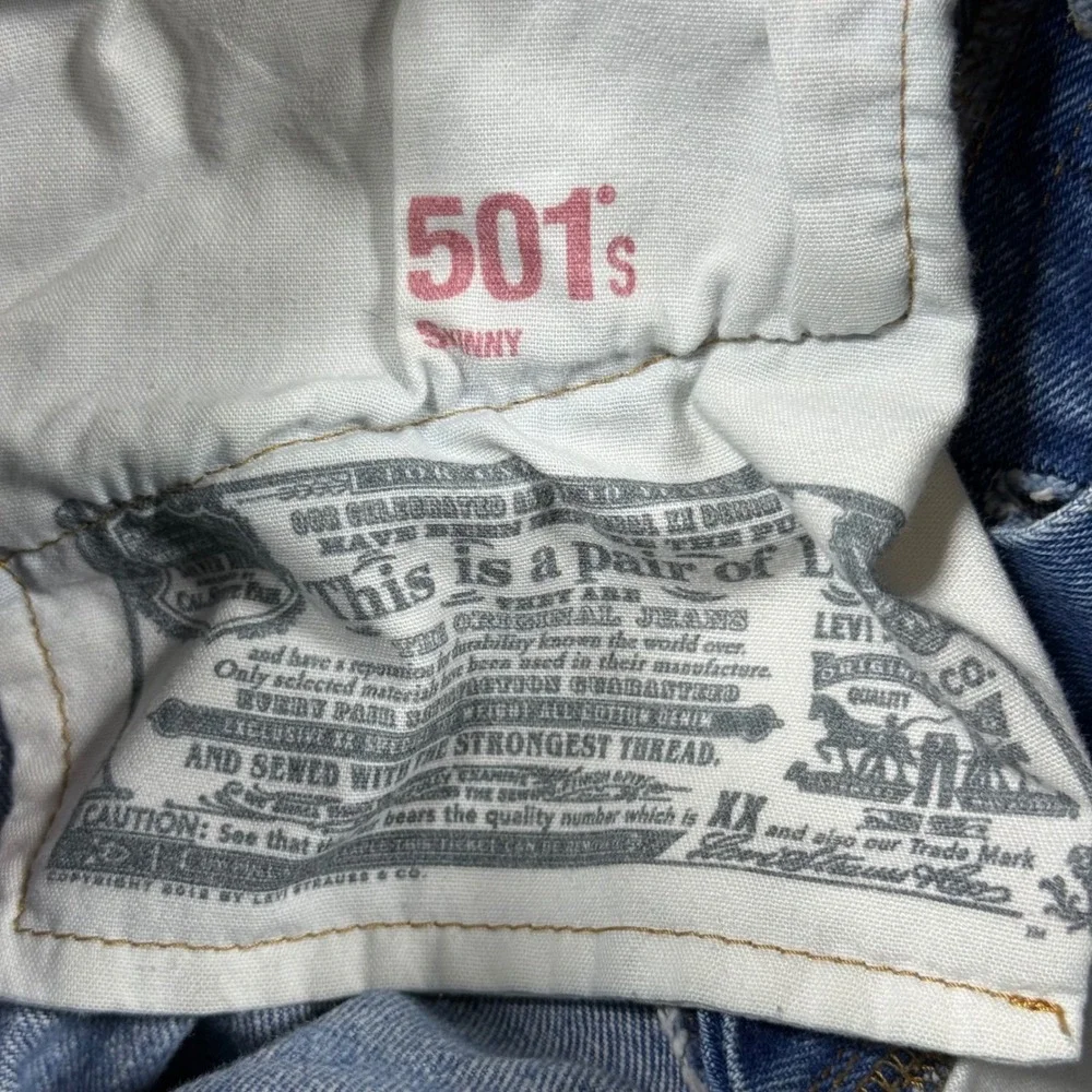 Levis High Waisted Straight Leg Light Wash Distressed Raw Hem Jeans Blue‎ 25